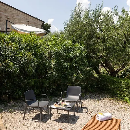 Cri Cri Di Charme Bed & Breakfast 4*