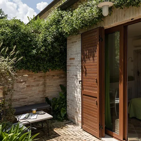 Bed & Breakfast Cri Cri Di Charme 4*